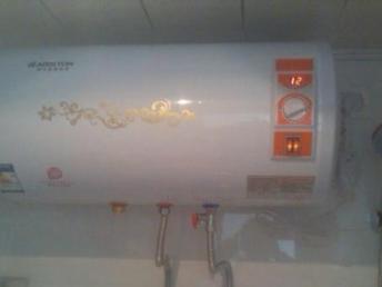廠價(jià)直銷 阿里斯頓數(shù)碼款電熱水器，武漢安裝僅需450元